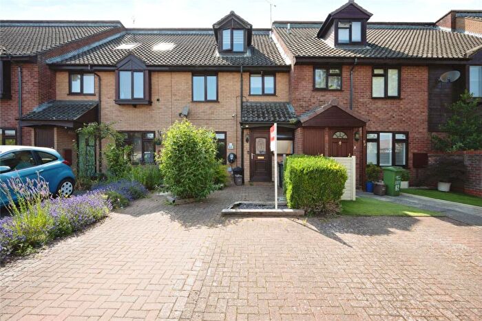 3 Bedroom Terraced House For Sale In Wyngates, Leighton Buzzard, Bedfordshire, LU7