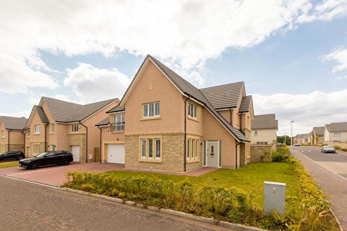 5 Bedroom Detached House For Sale In Whinny Gait, South Queensferry, EH30
