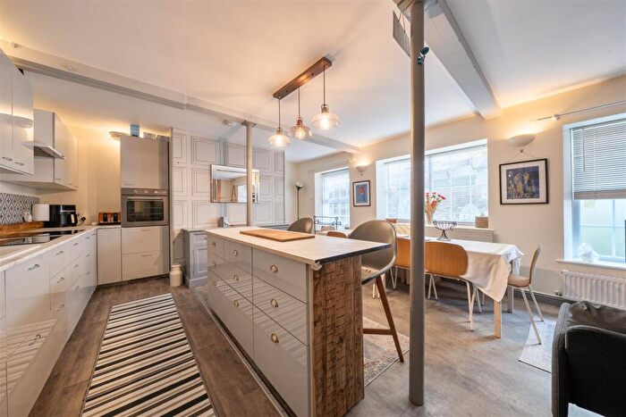 3 Bedroom Semi-Detached House For Sale In Bridge Street, Tiverton, EX16