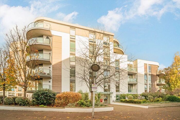 2 Bedroom Flat To Rent In Clayponds Lane, Brentford, TW8
