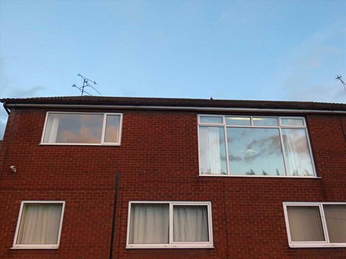 2 Bedroom Flat To Rent In Warwick Road, Scunthorpe, DN16