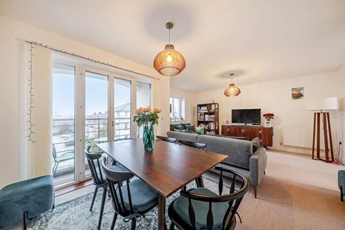 2 Bedroom Flat For Sale In Apsley House, London, Greater London, SW15