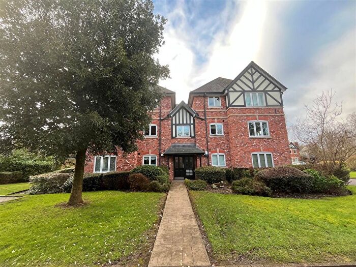 2 Bedroom Flat To Rent In Eton Drive, Heald Green, Cheadle, SK8