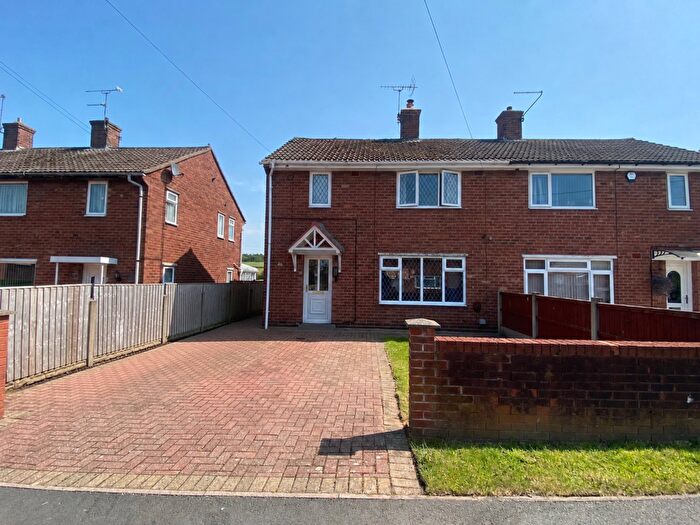 3 Bedroom Semi-Detached House For Sale In Queen Street, Pilsley, Chesterfield, S45