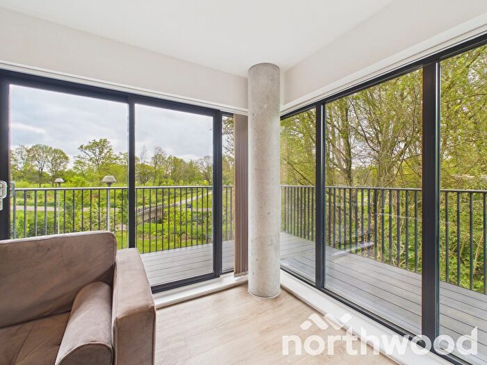 2 Bedroom Flat To Rent In Cantia Place, Ashford, TN23