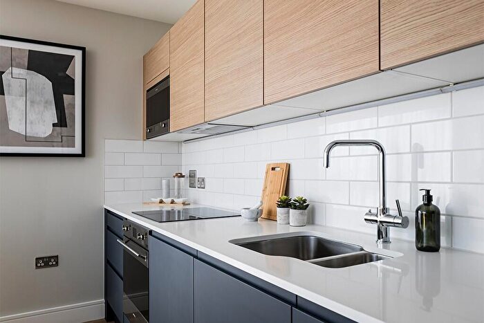 2 Bedroom Apartment For Sale In Grinstead Road, Deptford, SE8