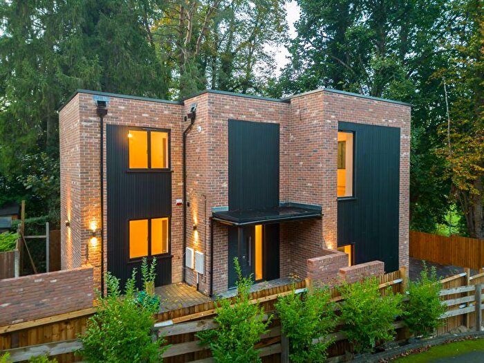 3 Bedroom Detached House For Sale In Oaklands Gardens, Kenley, CR8