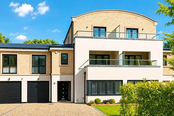 4 Bedroom House For Sale In South Park View, Gerrards Cross, SL9