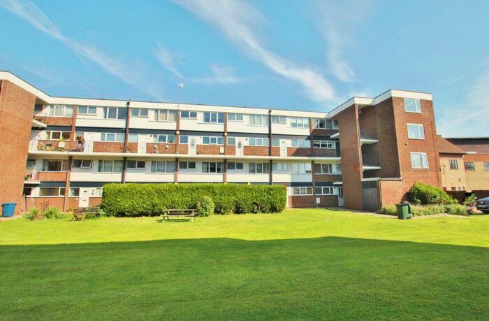 1 Bedroom Apartment To Rent In The Poplars, West Bridgford, Nottingham, Nottinghamshire, NG2