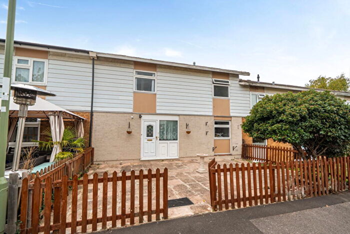 3 Bedroom Terraced House For Sale In Abbey Road, Basingstoke, RG24