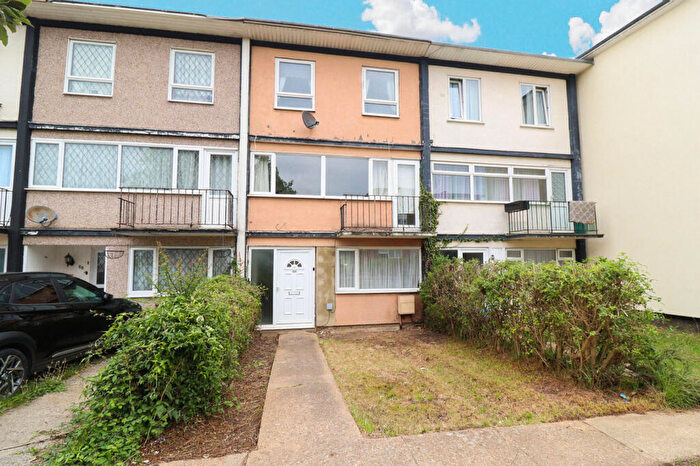3 Bedroom Terraced House For Sale In Long Riding, Basildon, Essex, SS14
