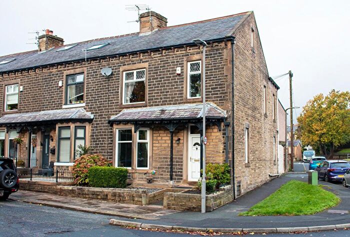 4 Bedroom End Of Terrace House For Sale In Barrowford Road, Colne, Lancashire, BB9