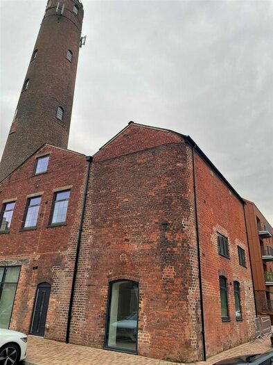 4 Bedroom Town House To Rent In Whitechapel, Chester CH1