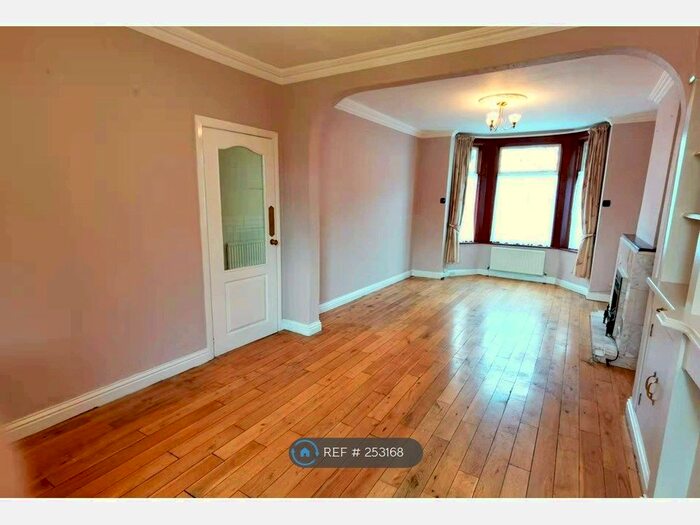 3 Bedroom Terraced House To Rent In South Norwood, London, SE25