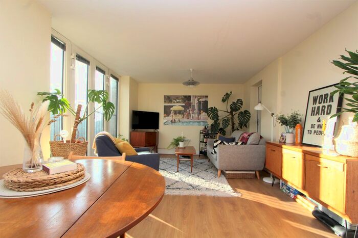 1 Bedroom Flat To Rent In Boulevard House, Fortis Green, East Finchley, N2