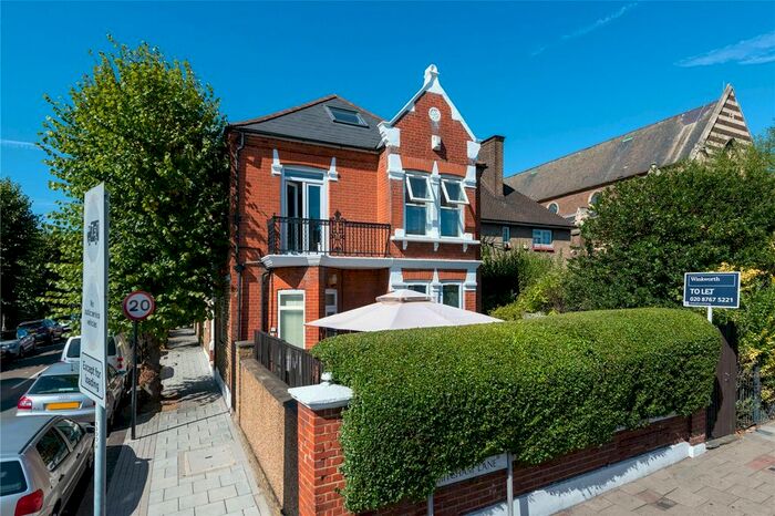 3 Bedroom Maisonette To Rent In Mitcham Lane, London, SW16