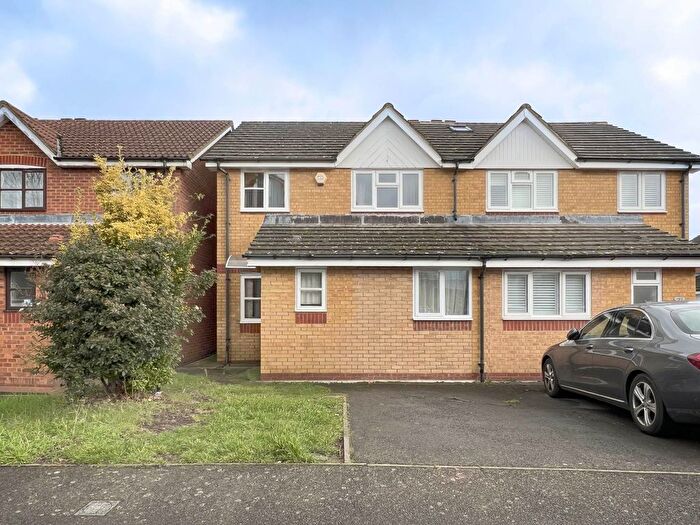 4 Bedroom Semi-Detached House For Sale In Windrush, New Malden, KT3