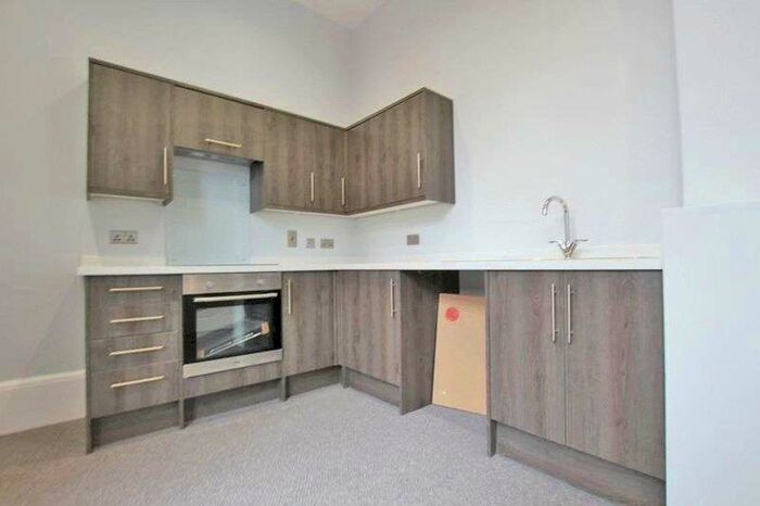 1 Bedroom Property To Rent In Farringford House, Grimsby Road, Cleethorpes, DN35