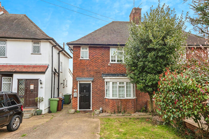 3 Bedroom Semi-Detached House For Sale In Park Lane, Aveley, RM15