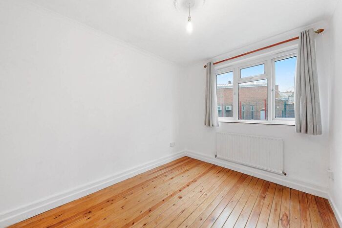 2 Bedroom Flat To Rent In Dorset Road, Oval, London, SW8