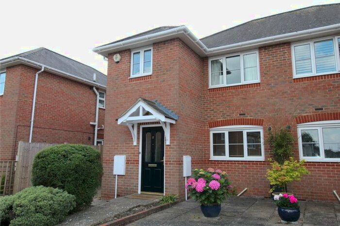 3 Bedroom Semi-Detached House To Rent In Kiln Close, Potten End, Berkhamsted, Hertfordshire, HP4