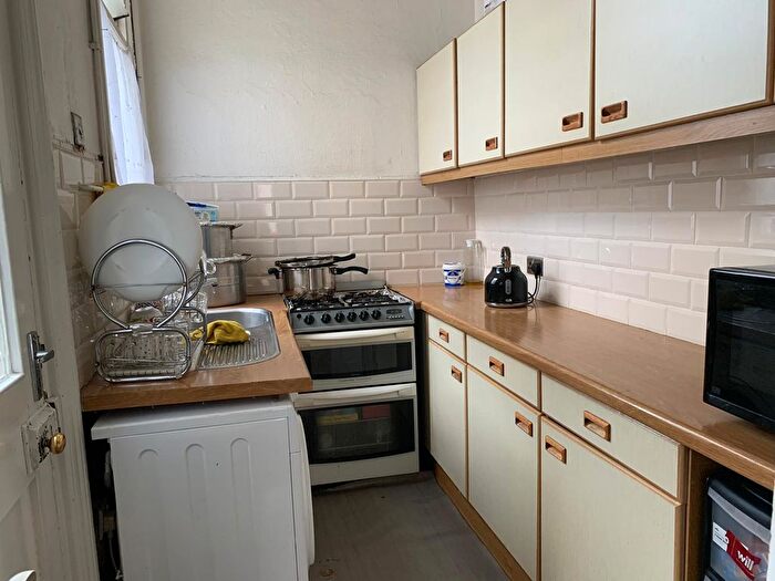 5 Bedroom Terraced House To Rent In Ilford, IG1