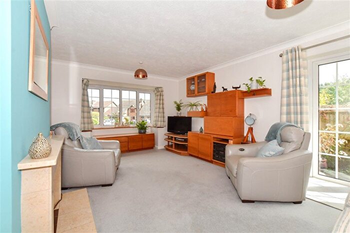 4 Bedroom Detached Bungalow For Sale In Knights Meadow, Uckfield, East Sussex, TN22