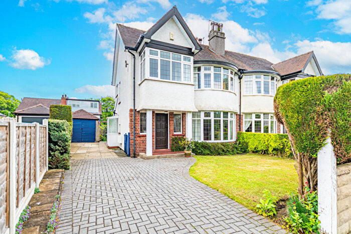3 Bedroom Semi Detached House For Sale In Falkland Crescent, Moortown, Leeds, LS17