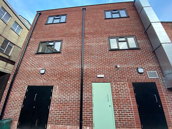 2 Bedroom Flat To Rent In Castle Yard, Wolverhampton, WV1