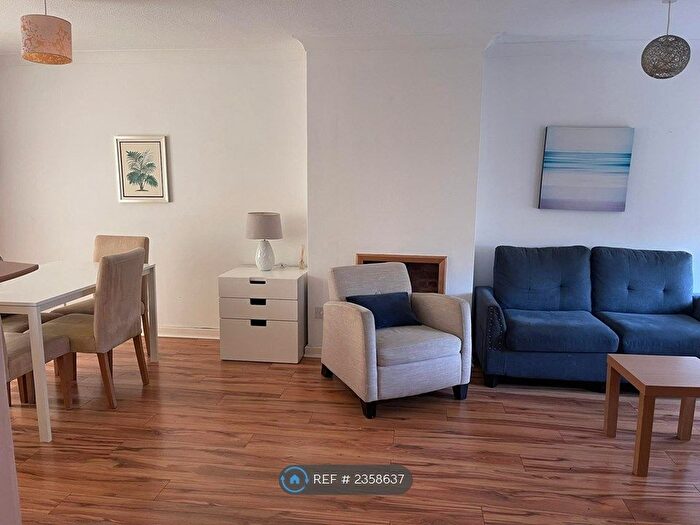 2 Bedroom Flat To Rent In Castle Row, Cambridge, CB3