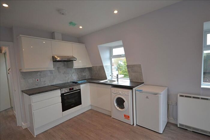 1 Bedroom Flat To Rent In Pound Lane, London, NW10