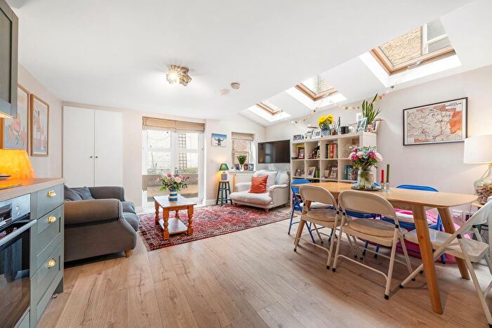 2 Bedroom Flat For Sale In Tunstall Road, SW9