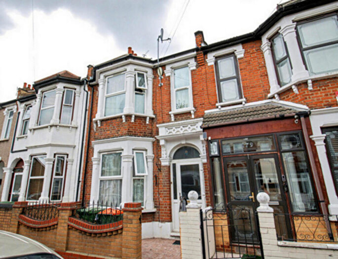 3 Bedroom Terraced House For Sale In Browning Road, London, E12