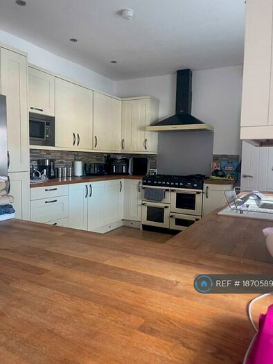 6 Bedroom Flat To Rent In Crawcrook, Ryton, NE40