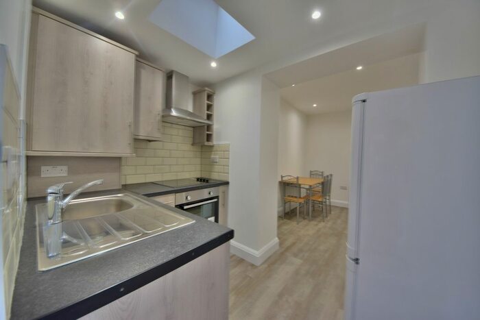 2 Bedroom Flat To Rent In Junction Road, London, N19