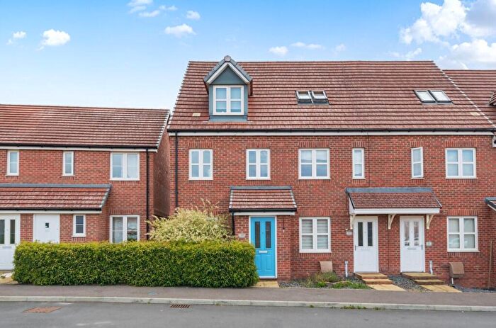 3 Bedroom End Of Terrace House For Sale In Pierce Road, Tidworth, SP9