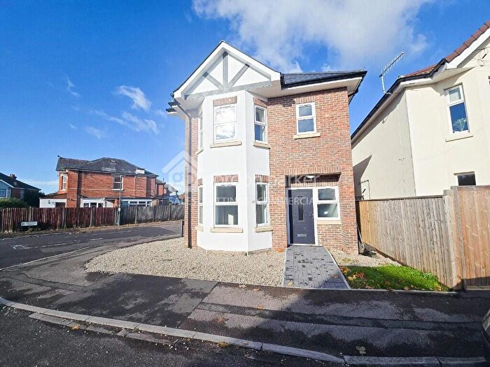 3 Bedroom Detached House For Sale In Evelyn Road, Bournemouth, Dorset, BH9