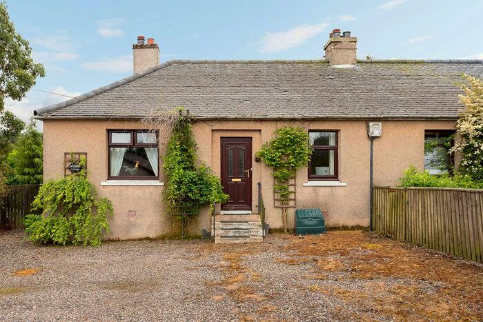 3 Bedroom Cottage For Sale In Clentry, Kelty, KY4