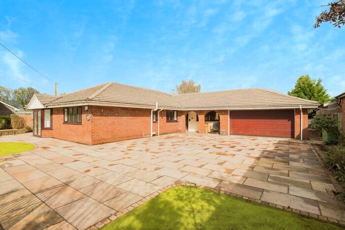 4 Bedroom Bungalow For Sale In Commonwood, Holt, Wrexham, LL13