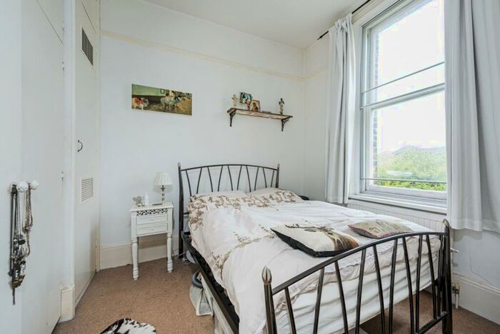 1 Bedroom Flat To Rent In Willesden Lane, Queens Park, London, NW6