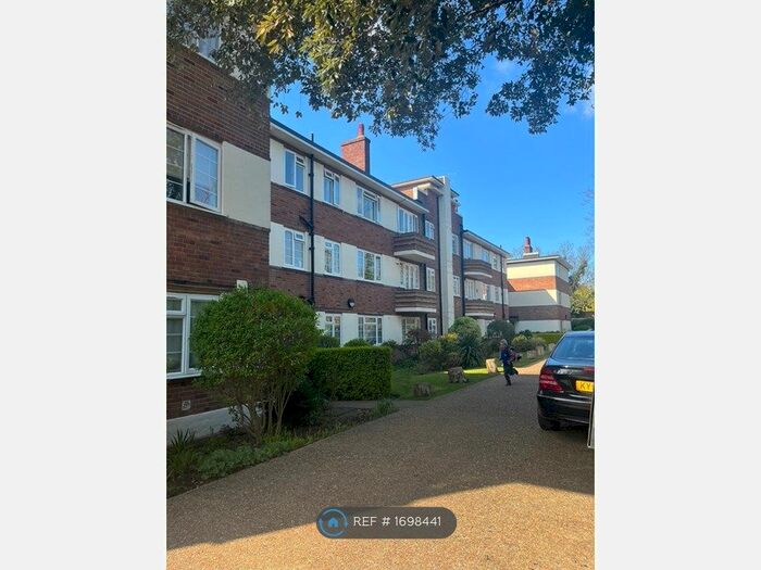2 Bedroom Flat To Rent In Benhurst Court, Streatham, SW16