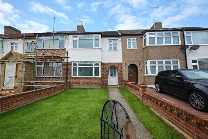 3 Bedroom Terraced House To Rent In Tysoe Avenue, Enfield, EN3