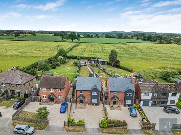 3 Bedroom Country House For Sale In Oxford Road, Tiddington, Thame, Oxfordshire, OX9