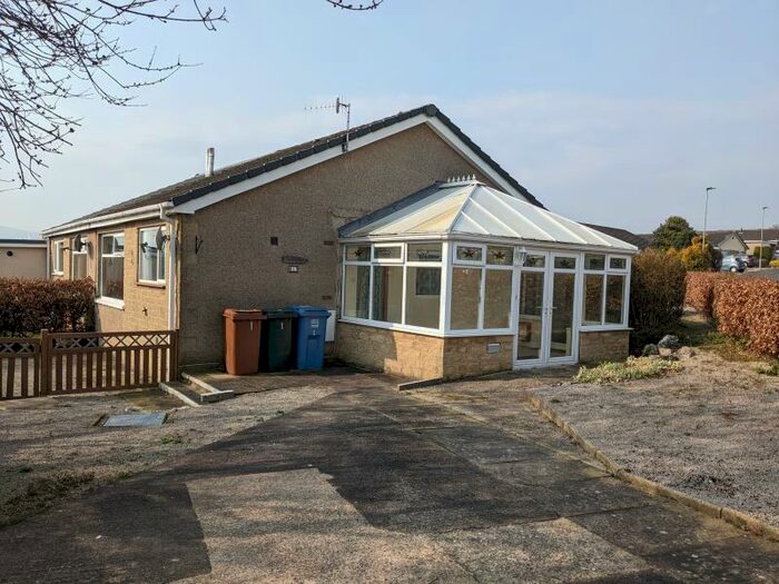 2 Bedroom Semi-Detached Bungalow To Rent In Wood Close, Bradley, BD20