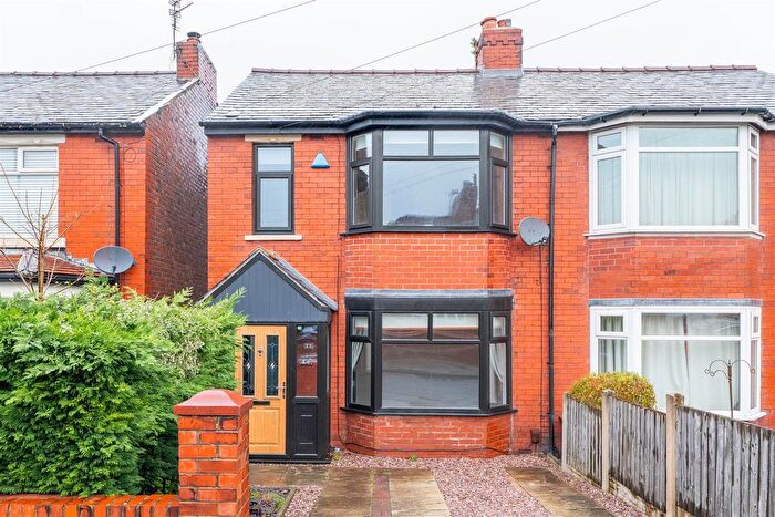 3 Bedroom Semi Detached House For Sale In Yewlands Drive, Leyland, PR25