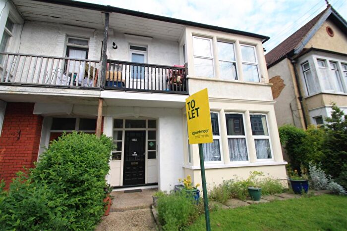 1 Bedroom Flat To Rent In Ramuz Drive, Westcliff-On-Sea, SS0