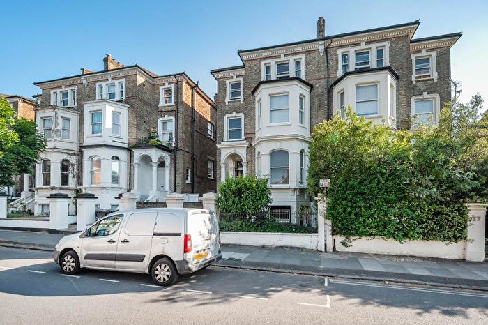 1 Bedroom Flat For Sale In Surbiton, Surrey, KT6