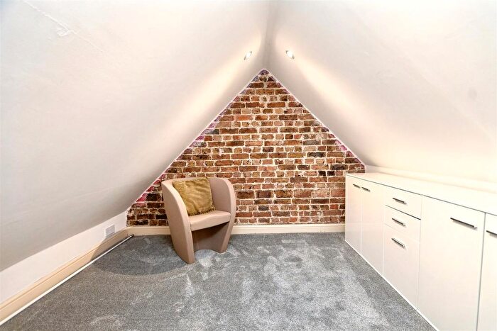 3 Bedroom Flat For Sale In Arlington Road, Eastbourne, BN21