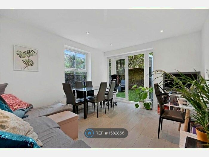 2 Bedroom Flat To Rent In Ashmore Rd, London, W9