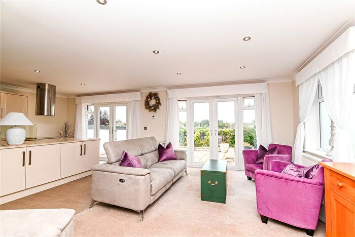2 Bedroom Bungalow For Sale In Roebuck Close, New Milton, Hampshire, BH25